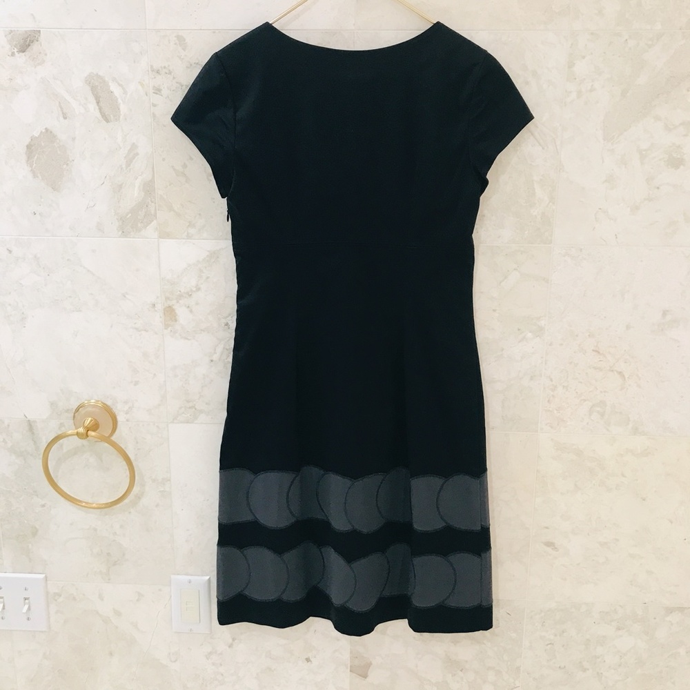 BODEN! {6} Shift Dress Black Cotton Knee Length Cap Sleeve Gray Circles - Picture 7 of 9